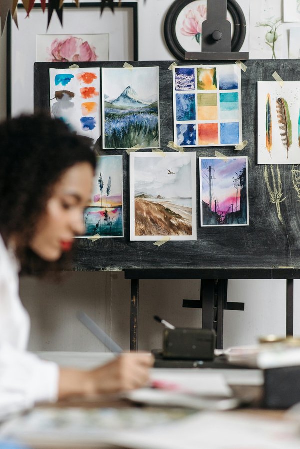 Idées pour intégrer des affiches de provence dans votre déco